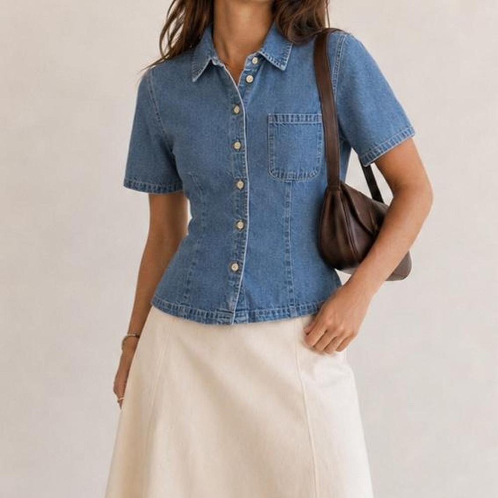 Vintage GAP Fitted Denim Button Up Shirt Womens XS Made in Hong Kong